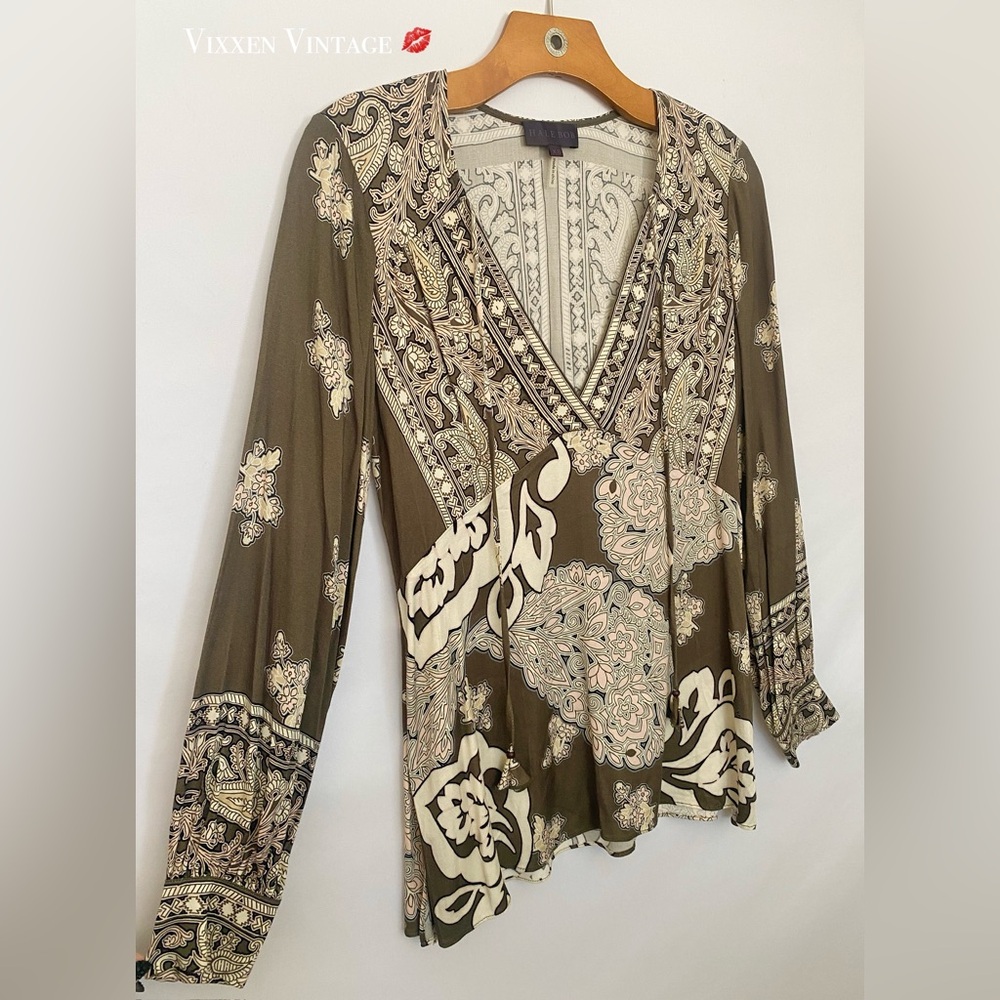 HALE BOB Y2K STYLE PAISLEY BOHO V-NECK DOLMAN SLEEVE TOP IN OLIVE